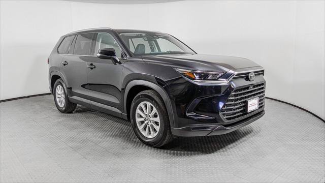 Used 2025 Toyota Grand Highlander AWD image 11