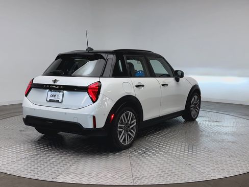 New 2026 MINI Cooper 4-Door Hardtop image 8