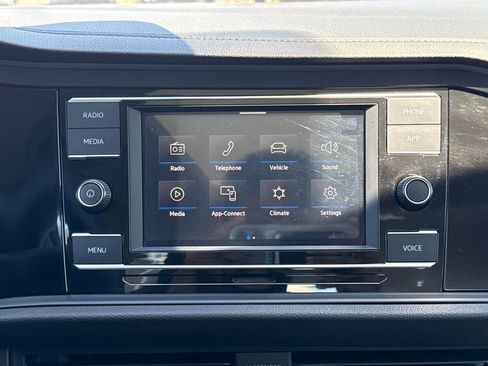 Used 2022 Volkswagen Jetta SE w/ Panoramic Sunroof Package FWD image 27