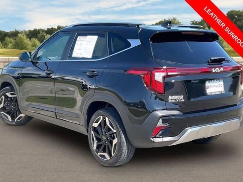 Used 2024 Kia Seltos SX w/ SX Sunroof Package AWD/4WD image 11