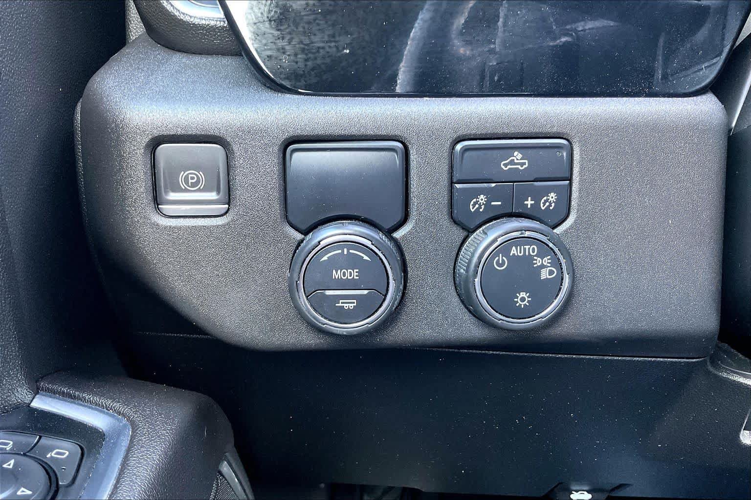 Certified 2023 Chevrolet Silverado 1500 LT w/ Convenience Package II RWD image 33