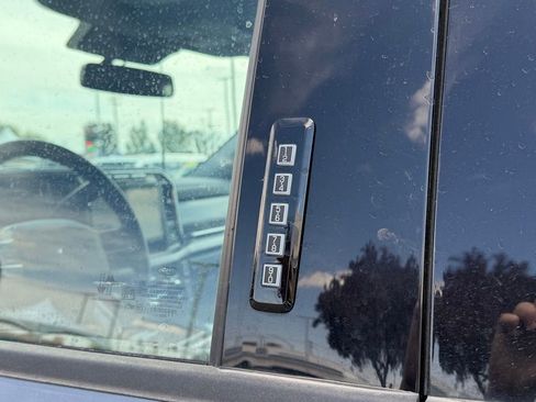 Used 2024 Ford F250 Lariat w/ Lariat Ultimate Package AWD/4WD image 9