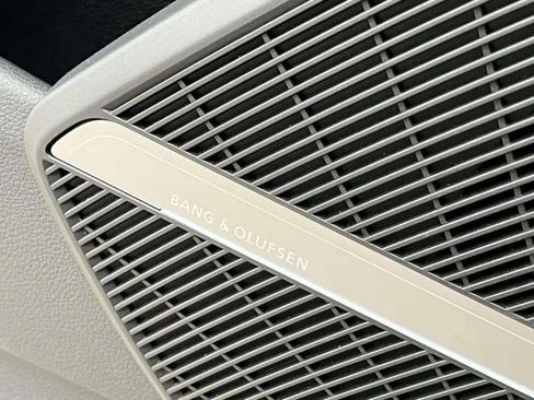 Used 2022 Audi SQ5 Premium Plus w/ Premium Plus Package image 34