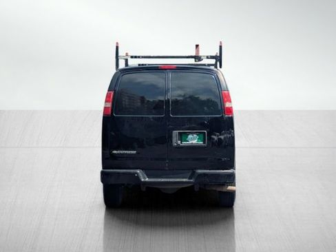 Used 2017 Chevrolet Express 2500 image 5