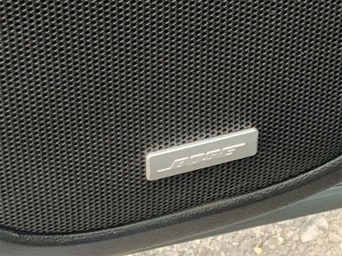 Certified 2023 GMC Acadia SLT w/ Technology Package image 25