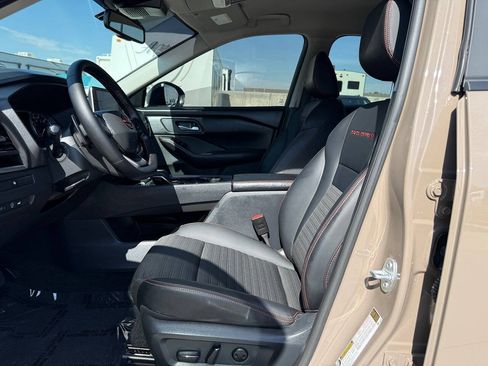 Used 2025 Nissan Rogue SV w/ Rock Creek Premium Package AWD/4WD image 17