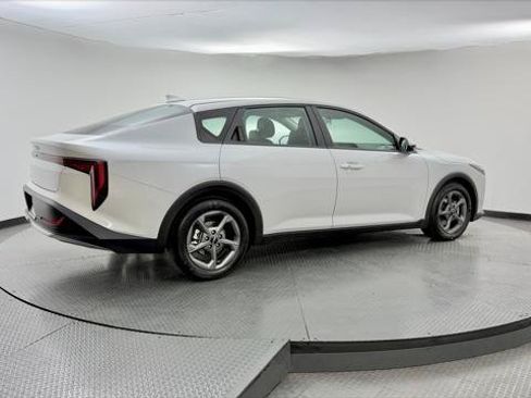 Used 2025 Kia K4 FWD image 8