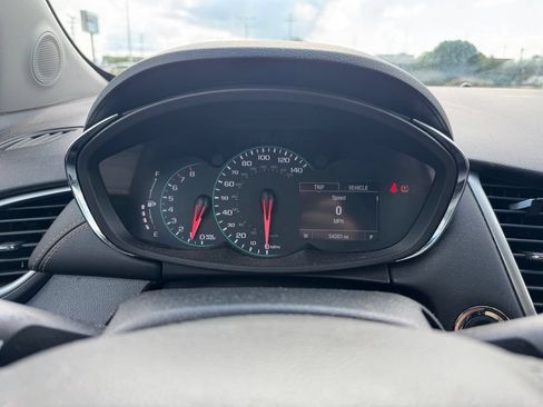 Used 2018 Chevrolet Trax LT w/ LT Convenience Package FWD image 15