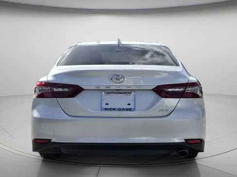 Used 2021 Toyota Camry XLE FWD image 6
