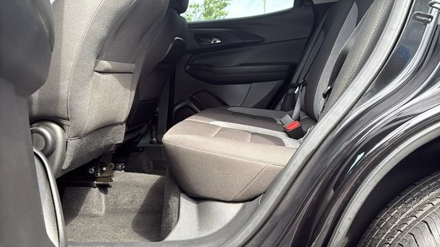 Used 2025 Chevrolet TrailBlazer LT AWD/4WD image 23