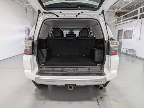 Used 2018 Toyota 4Runner TRD Off-Road Premium AWD/4WD image 41