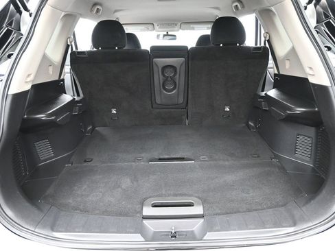 Used 2016 Nissan Rogue S w/ Appearance Package image 19