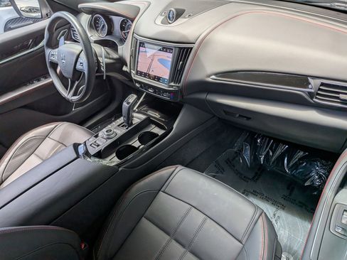 Used 2024 Maserati Levante GT Ultima AWD/4WD image 20
