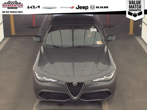 Used 2024 Alfa Romeo Giulia Ti AWD/4WD image 7
