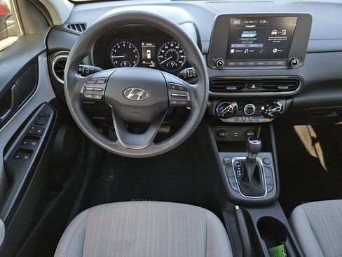 Used 2022 Hyundai Kona SEL image 9