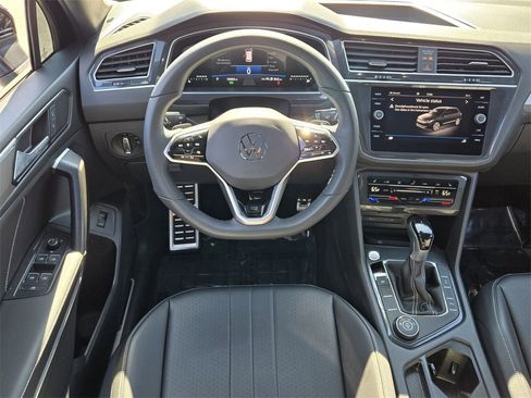 Used 2024 Volkswagen Tiguan SE R-Line image 13