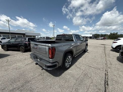 Used 2024 GMC Sierra 1500 Denali w/ Denali Reserve Package AWD/4WD image 4