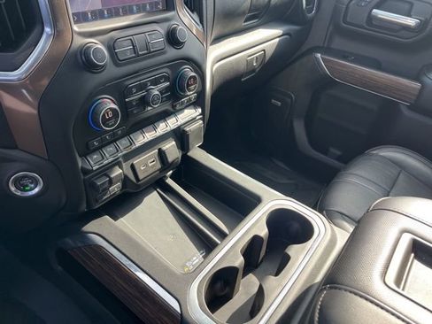 Used 2019 Chevrolet Silverado 1500 High Country w/ Technology Package AWD/4WD image 27