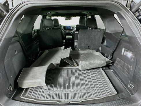 Used 2020 Ford Explorer ST w/ ST Street Pack image 35