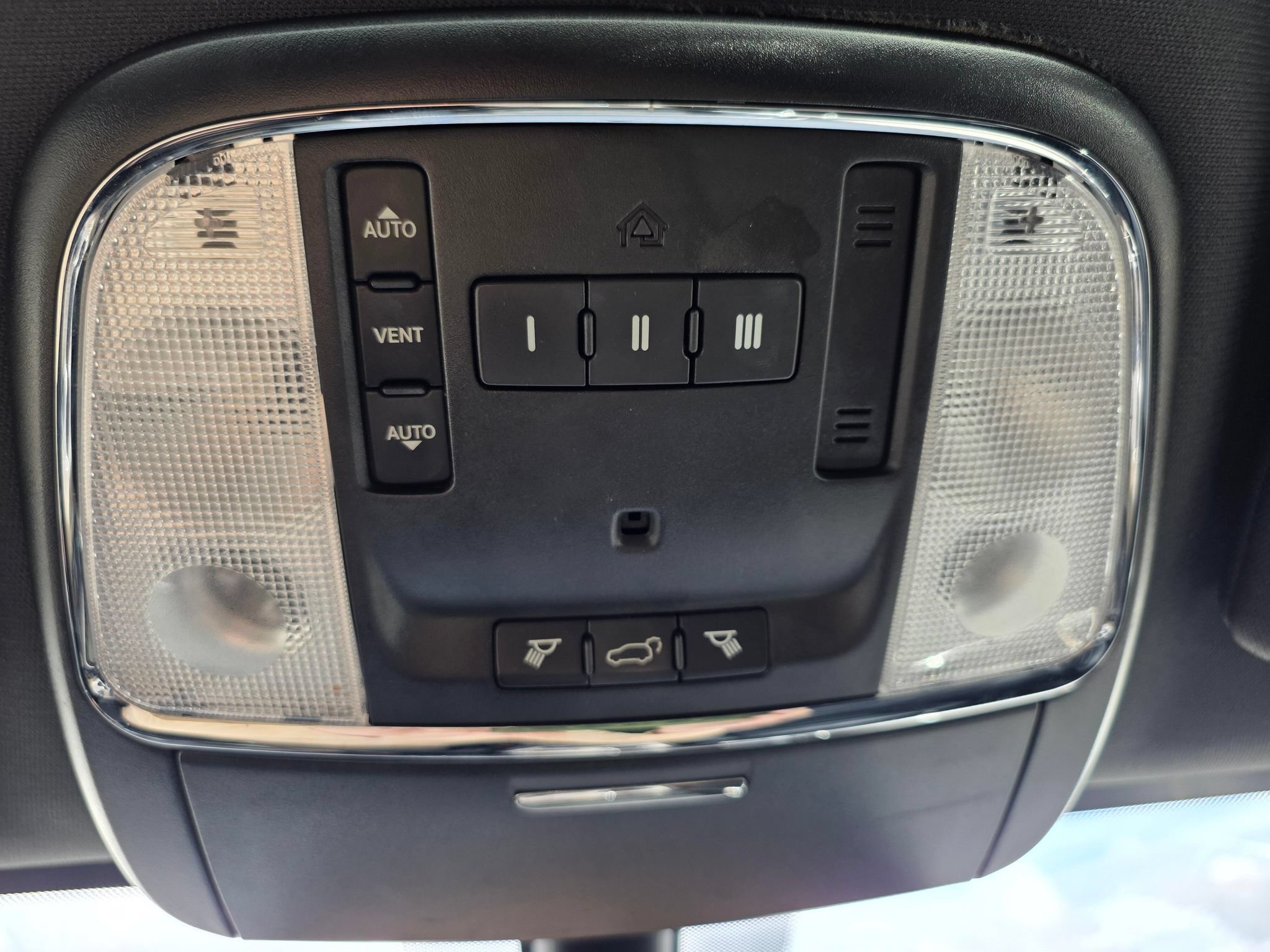 Used 2014 Jeep Grand Cherokee Limited w/ Trailer Tow Group IV AWD/4WD image 21