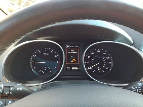 Used 2019 Hyundai Santa Fe XL FWD image 19
