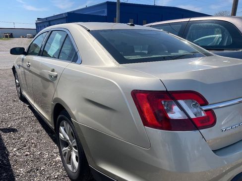 Used 2011 Ford Taurus SEL image 6