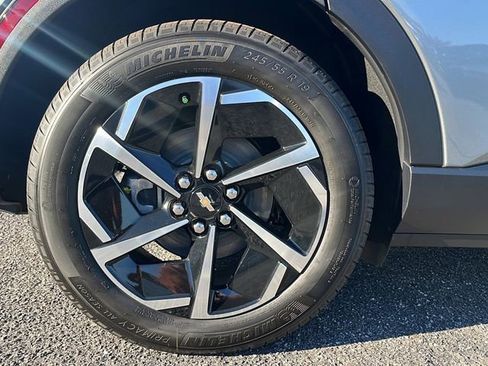 New 2026 Chevrolet Equinox EV LT image 10