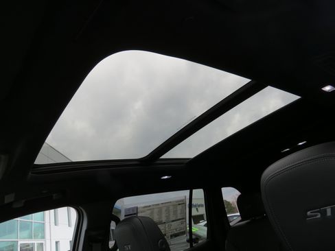 New 2026 Buick Enclave Sport Touring w/ Power Package image 18