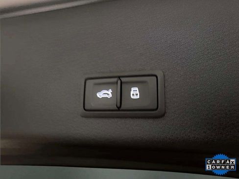 Used 2023 Audi e-tron Premium Plus image 8