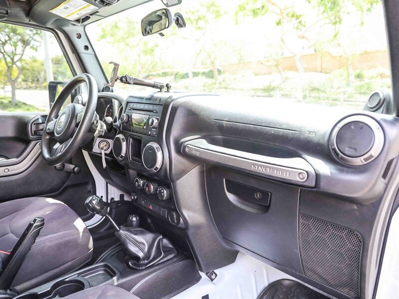 Used 2014 Jeep Wrangler Sport AWD/4WD image 17