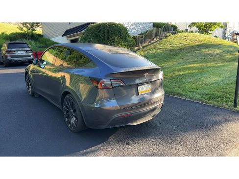 Used 2022 Tesla Model Y Performance AWD/4WD image 2