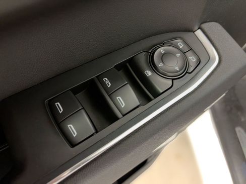 Certified 2025 GMC Sierra 1500 Elevation w/ Preferred Package image 11