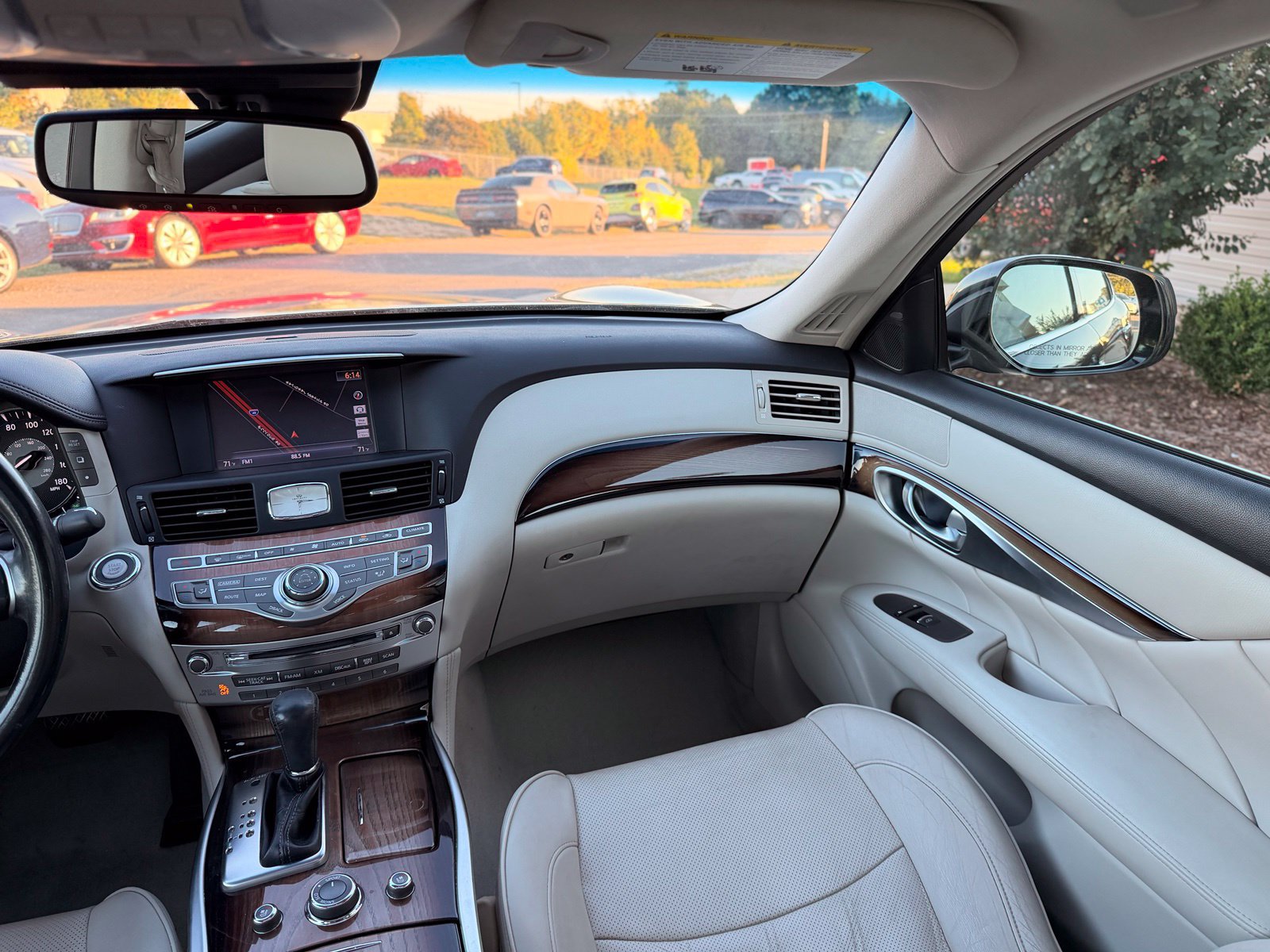 Used 2015 INFINITI Q70 L 3.7 w/ Deluxe Touring Package RWD image 32