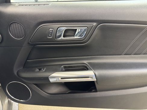 Used 2015 Ford Mustang Premium image 24