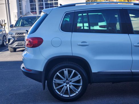 Used 2016 Volkswagen Tiguan SE image 6