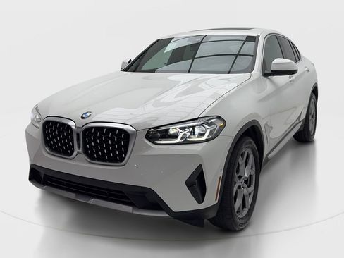 Used 2023 BMW X4 xDrive30i w/ Premium Package AWD/4WD image 4