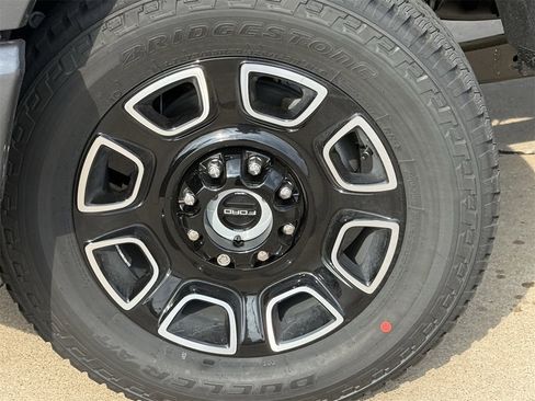 New 2026 Ford F350 Platinum w/ FX4 Off-Road Package image 30