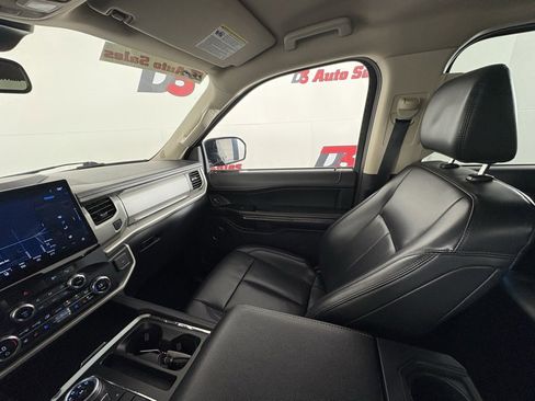 Used 2023 Ford Expedition Max XLT image 31