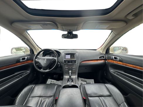 Used 2016 Lincoln MKT AWD w/ Equipment Group 201A image 9