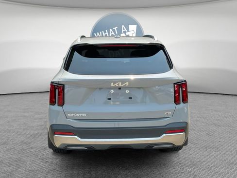 Certified 2026 Kia Sorento S w/ S Panoramic Sunroof Package AWD/4WD image 5