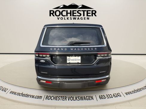 Used 2022 Jeep Grand Wagoneer Series III w/ Rear Seat Video Group 1 AWD/4WD image 5