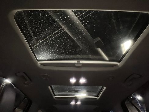 Used 2019 Chevrolet Traverse Premier image 30