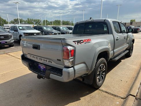 Used 2021 Toyota Tacoma TRD Sport AWD/4WD image 5
