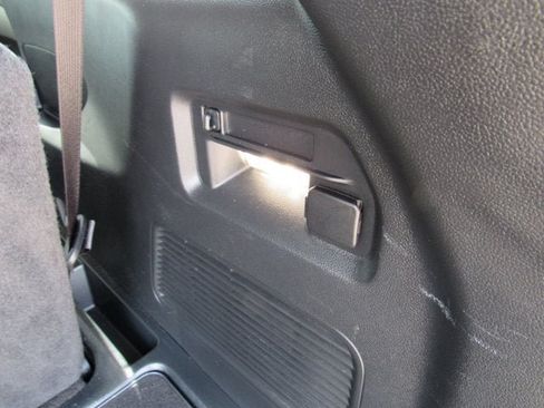 Used 2024 Ford Explorer XLT w/ Equipment Group 202A AWD/4WD image 36