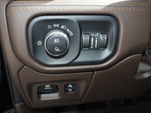 New 2025 RAM 1500 Limited image 26