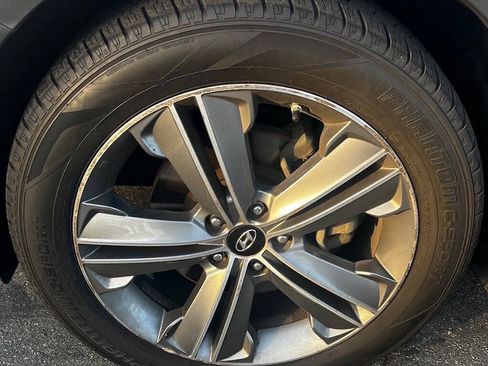 Used 2016 Hyundai Santa Fe SE w/ Option Group 02 FWD image 8