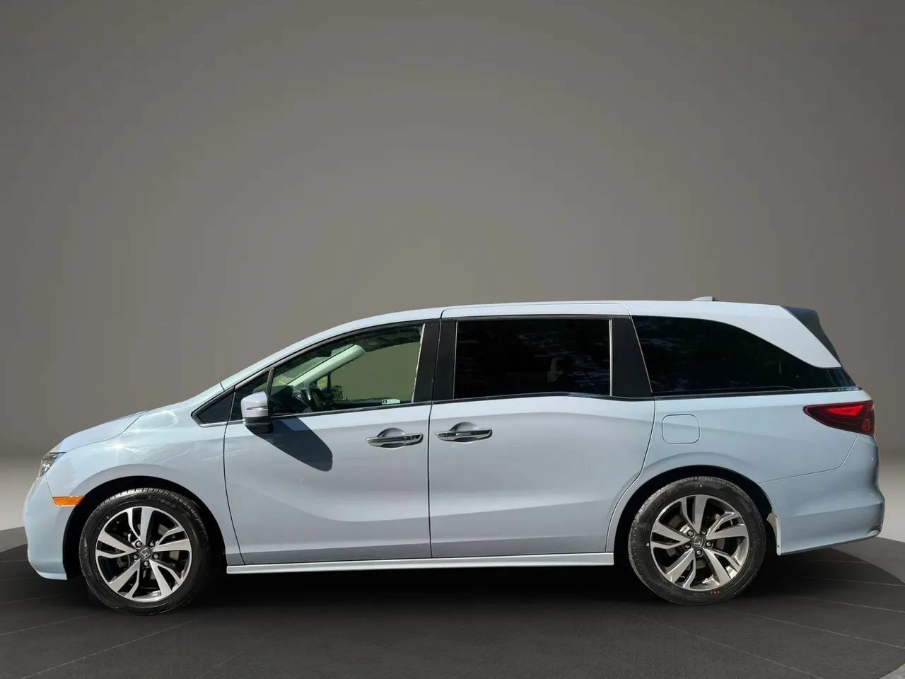 Used 2024 Honda Odyssey Touring image 8