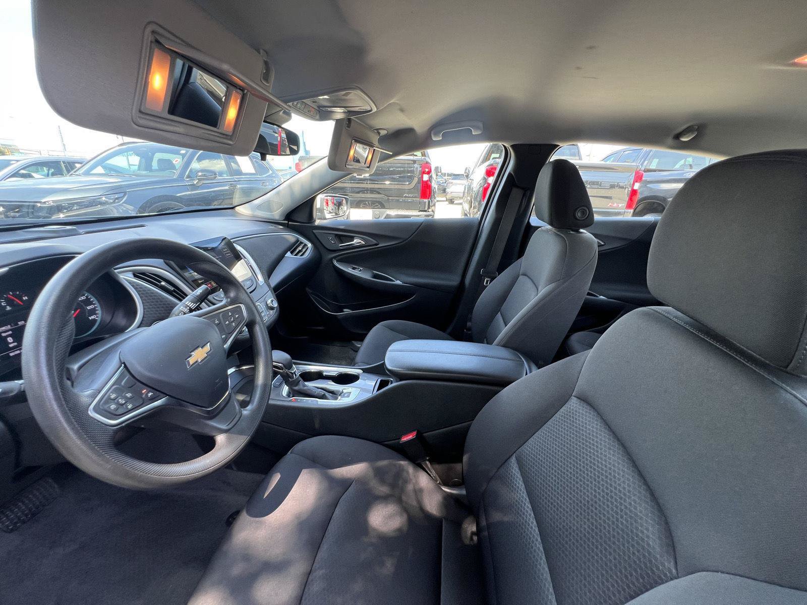 Used 2025 Chevrolet Malibu LT FWD image 12