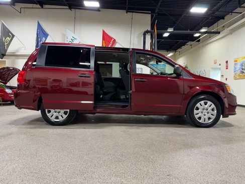 Used 2019 Dodge Grand Caravan SE image 15