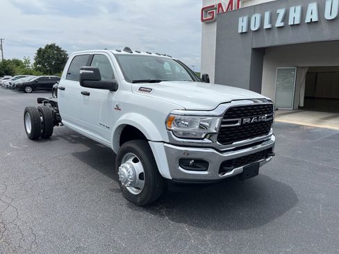 New 2024 RAM 4500 SLT w/ Quick Order Package 2YG SLT image 2